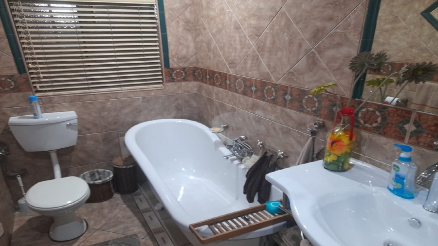 4 Bedroom Property for Sale in Vaalpark Free State